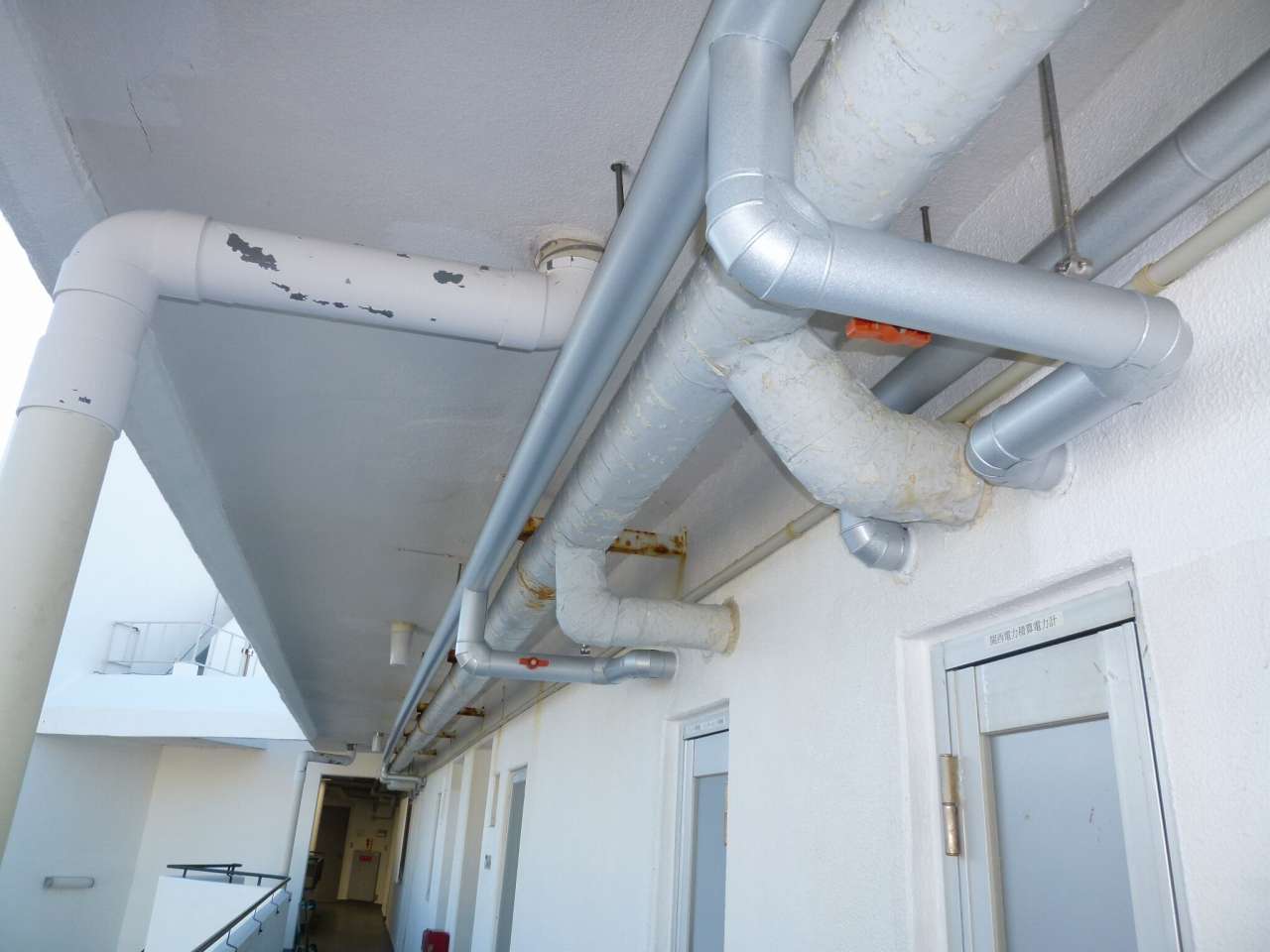 老老朽化した給湯配管を更新